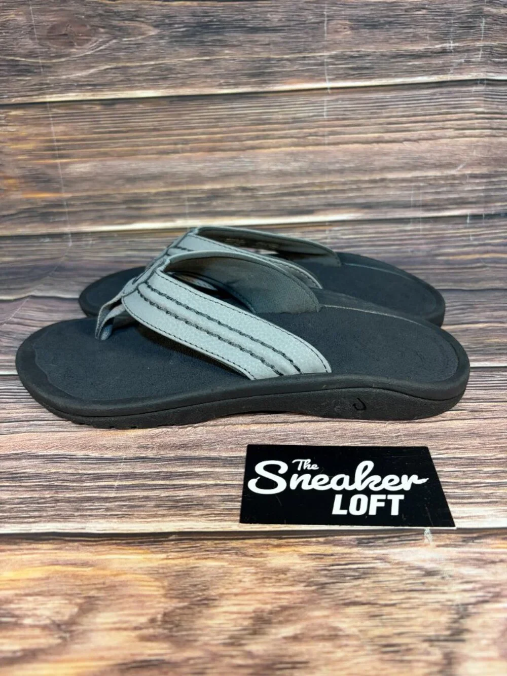 OluKai Men's Hokua Black Gray Thong Sandals Size 8